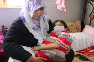 Minik Zeynep'in yaşam m&uuml;cadelesi