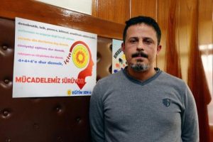 Meslekten atılan &ouml;ğretmenin hukuk m&uuml;cadelesi