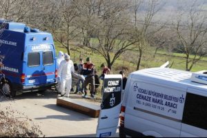 Tarlada par&ccedil;alanmış kadın cesedi bulundu!
