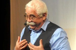 Kırca'dan Sezen Aksu ile Yavuz Bing&ouml;l'&uuml; kızdıracak s&ouml;zler