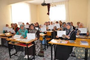 60 yaşında karne heyecanı