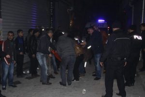 Tekstil at&ouml;lyesinde yangın: 2 &ouml;l&uuml;