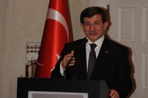 Başbakan Davutoğlu, Davos'ta iş adamlarıyla bir araya geldi
