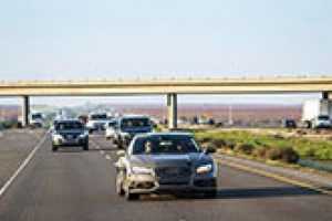 S&uuml;r&uuml;c&uuml;s&uuml;z tam 900 kilometre