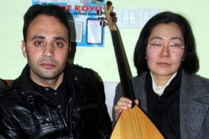 Bursa'da Japon gelin yeteneğiyle g&ouml;renleri şaşkına &ccedil;eviriyor