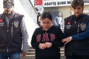 7 aylık bebeğini &ouml;ld&uuml;ren anne dehşete d&uuml;ş&uuml;rd&uuml;