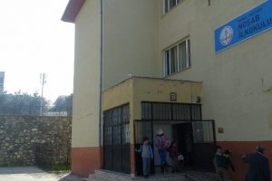Bursa'da okulun yanına baz istasyonu kurdular!