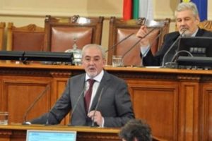 T&uuml;rk&ccedil;e konuşmak yasak!