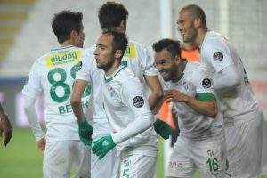 Bursasporlu futbolculardan galibiyet a&ccedil;ıklaması!