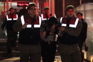 Ege B&ouml;lgesi'nin azılı dolandırıcısı yakalandı