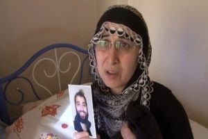 IŞİD'e katılan oğlu i&ccedil;in feryat etti