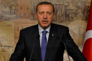 "İslam d&uuml;nyası &uuml;zerinde bir oyun oynanıyor"