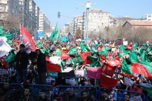 Diyarbakır'da onbinler Peygamber sevgisini haykırdı