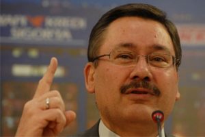 Kılı&ccedil;daroğlu'ndan aldığı tazminatla kadayıf ısmarlayacak