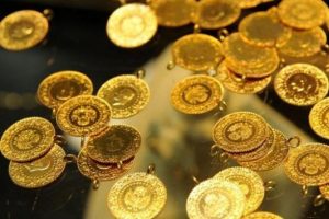 Altını alan kuyumcuya koşuyor