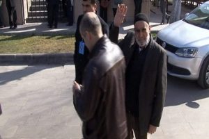 Yasin B&ouml;r&uuml;'n&uuml;n babası Davutoğlu ile g&ouml;r&uuml;şecek