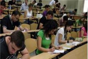 KPSS d&uuml;ğ&uuml;m&uuml;n&uuml; 1262 kitap&ccedil;ık &ccedil;&ouml;zecek
