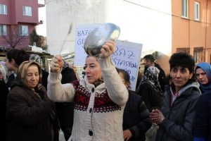 Bursa'da tencere tavalı baz istasyonu eylemi