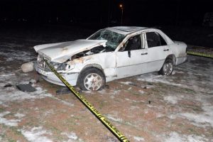 Otomobil tarlaya u&ccedil;tu: 1 &ouml;l&uuml;, 1 yaralı