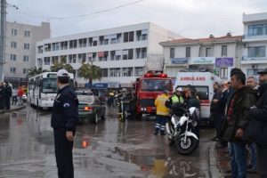 Eşi ve &ccedil;ocuklarını g&ouml;remeyince kendini doğradı