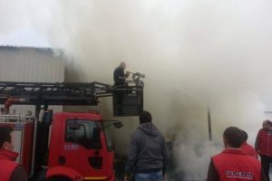 Balıkesir'de fabrika yangını