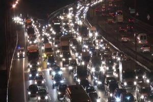 &Ccedil;alışmalar trafikte yoğunluğa yol a&ccedil;tı