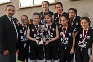 Başkan Kurtulan'dan şampiyon sporculara salon m&uuml;jdesi