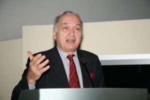 "Bursaspor Serdar i&ccedil;in &ccedil;ok para istiyor"
