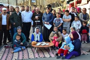 Romanlardan sofralı eylem