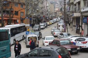 Bursa'da bitmeyen yol &ccedil;alışması, esnafı bitirdi