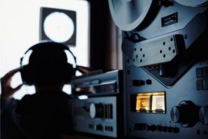 Hatay'da 18 polis g&ouml;revden uzaklaştırıldı