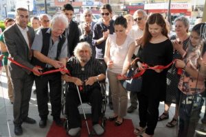 &Uuml;nl&uuml; ressamın ilk isteği zeytin oldu