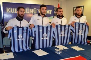 Adana Demirspor'da imza şov