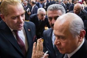 Bah&ccedil;eli'den Atat&uuml;rk selfie'sine kibarca ret