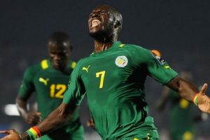 Moussa Sow geri d&ouml;n&uuml;yor...