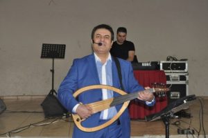 &Uuml;nl&uuml; sanat&ccedil;ı fena kızdı