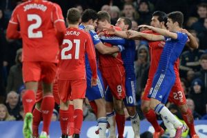 Chelsea-Liverpool ma&ccedil;ında gerginlik tavan yaptı!