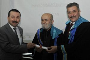 76 yaşında mezuniyet sevinci yaşadı
