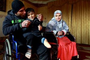 İsrail b&uuml;t&uuml;n aileyi sakat bıraktı