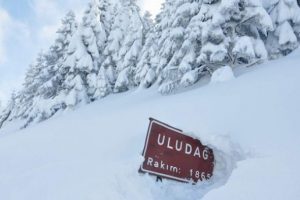 Uludağ'da kar kalınlığı 165 santimetre