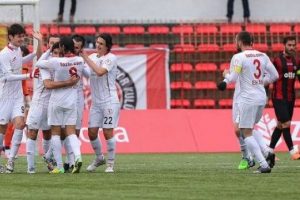 Karag&uuml;mr&uuml;k Samsunspor'a direnemedi!