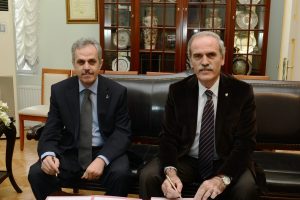 İşten &ccedil;ıkarılan 460 kişiden 225 hizmetliyi belediye istihdam edecek