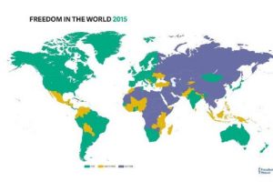 T&uuml;rkiye'ye demokrasi eleştirisi