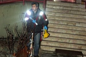 K&ouml;pek kavgası kanlı bitti: 1 &ouml;l&uuml; 1 yaralı