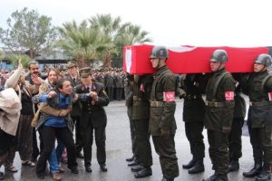 Şehit eşinin feryadı y&uuml;rekleri yaktı!