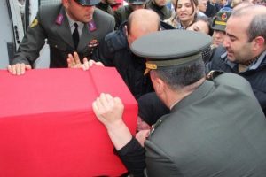Şehit olan astsubay i&ccedil;in t&ouml;ren