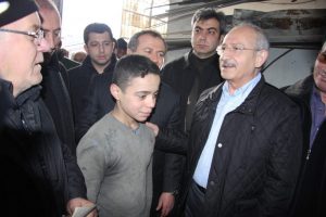 Kılı&ccedil;daroğlu Bursa esnafını dinledi