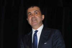 Bakan'dan Yılmaz Erdoğan'a kutlama