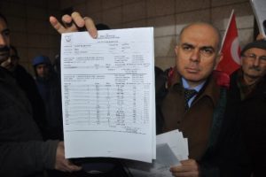 "Adliyedeki polislere hakim aranıyor"