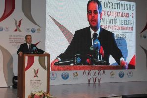 "Paralel yapıyla m&uuml;cadelede imam hatiplilere..."